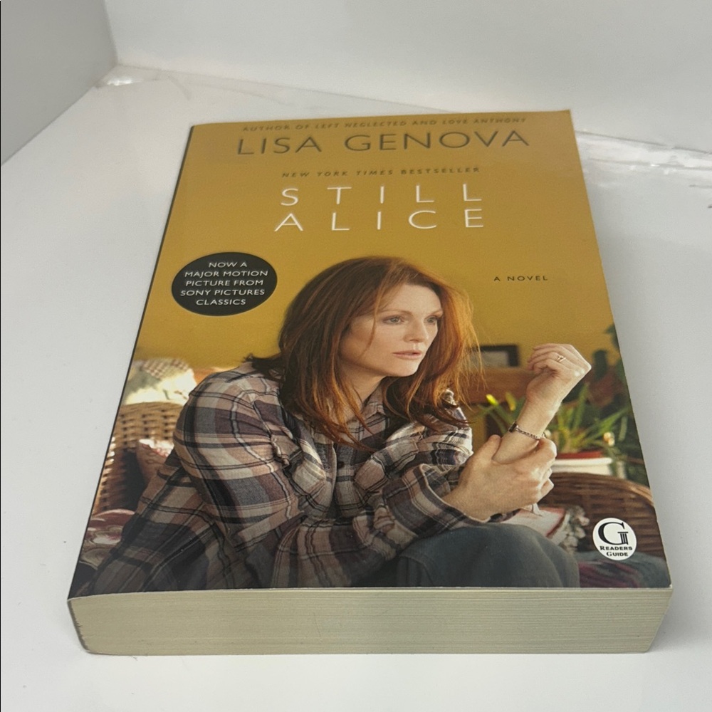 Still Alice by‎ Lisa Genova Paperback